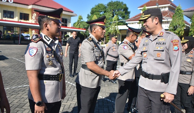 Segarkan Organisasi, Kapolres Situbondo Pimpin Sertijab Kasubbag, Kasat dan Kapolsek 