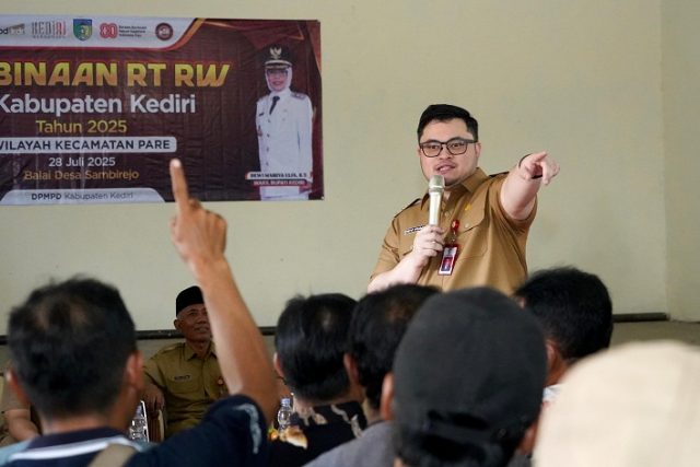 Tangani Persoalan di Masyarakat, Mas Dhito Minta Peran Aktif Ketua RT/RW 
