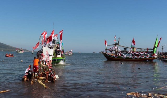 Tradisi Petik Laut di Situbondo, Nelayan Berharap Keselamatan dan Tangkapan Ikan Melimpah