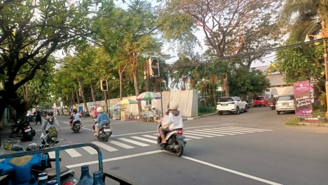 Konser Besar di Stadion Merdeka Rugikan PKL, Komitmen Abah Bupati Jombang Dipertanyakan