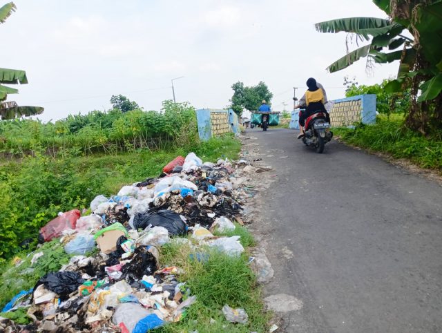 Sampah Tak Kunjung Diatasi, Peterongan Jombang Kembali Dihantui Tumpukan Sampah Liar