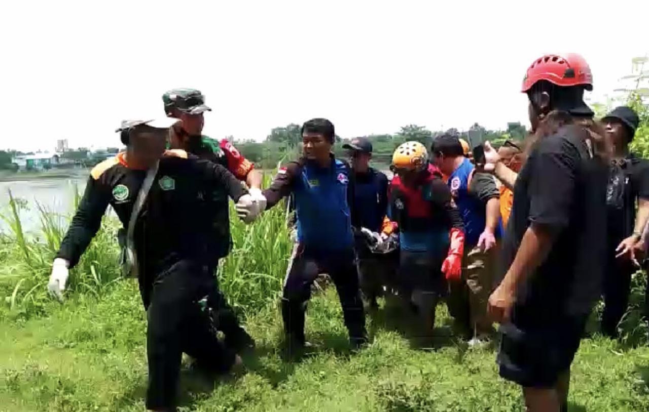 Tenggelam di Brantas Jombang, Dua Remaja Ditemukan di Mojokerto Sudah Jadi Mayat